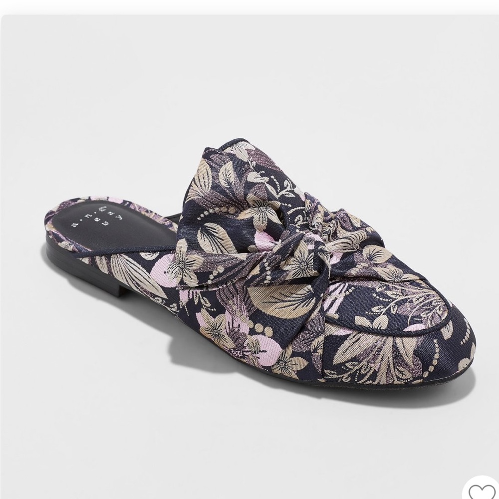 Floral knotted mules!